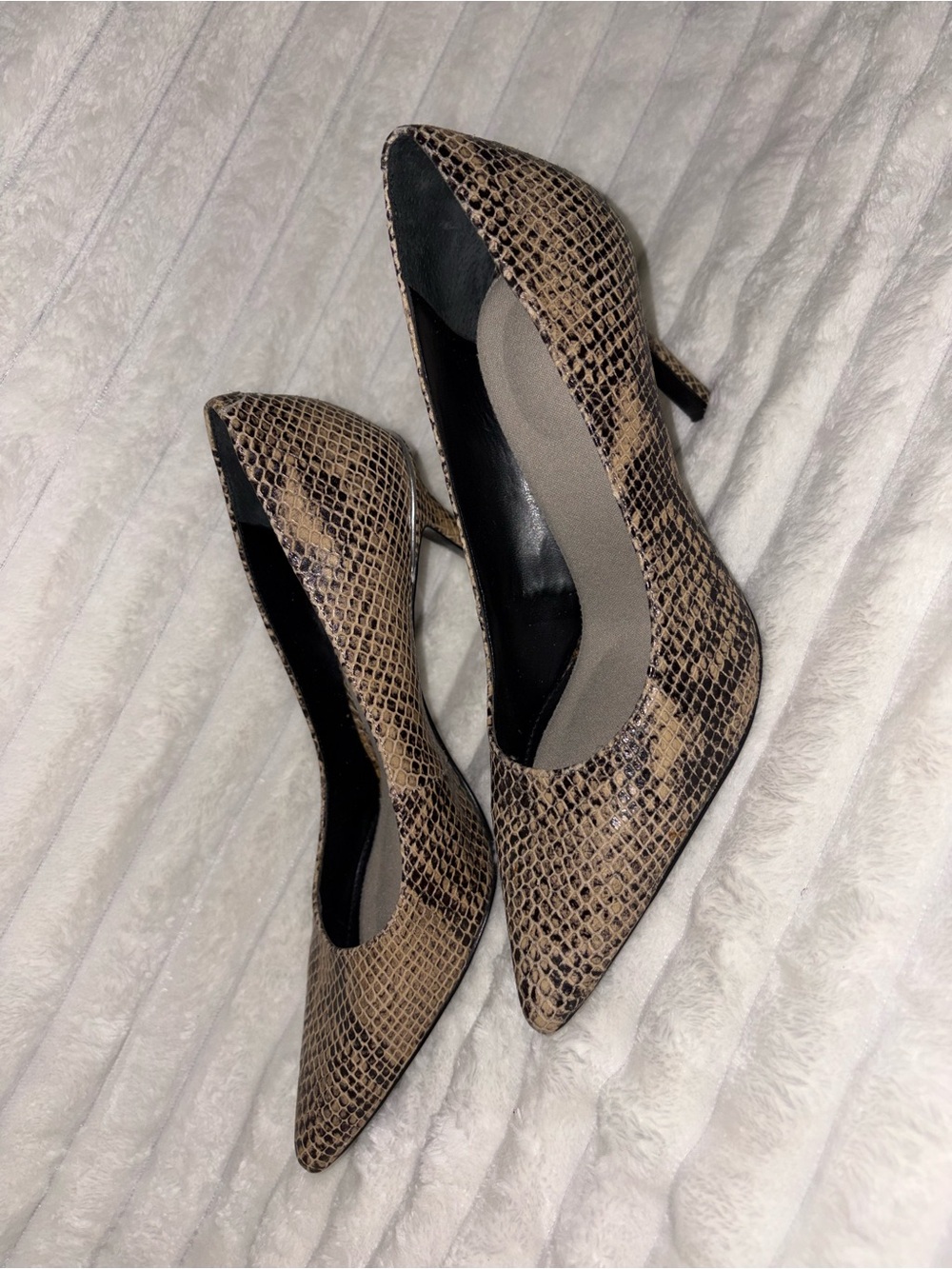 Ralph Lauren Brown Snake-Print Pointed-Toe Pumps size 8 - Picture 2 of 8